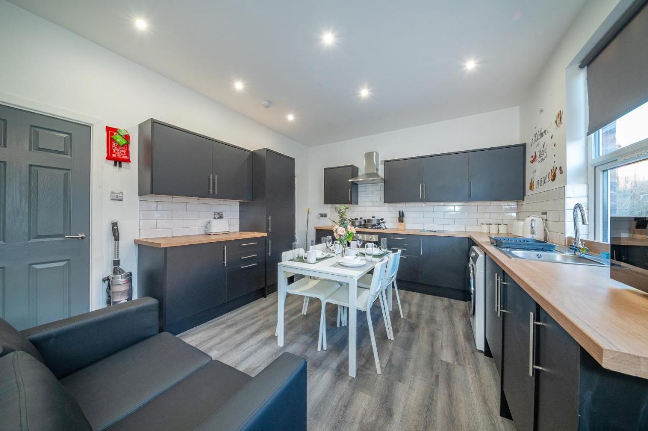 *Rc12S* For Your Most Relaxed & Cosy Stay + Free Parking + Free Fast Wifi * Leeds  Eksteriør bilde