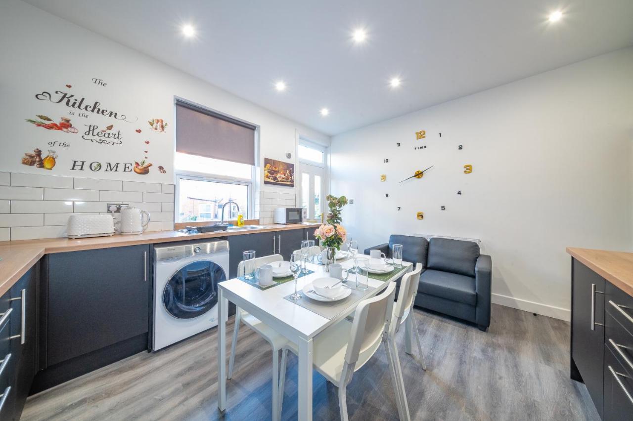 *Rc12S* For Your Most Relaxed & Cosy Stay + Free Parking + Free Fast Wifi * Leeds  Eksteriør bilde