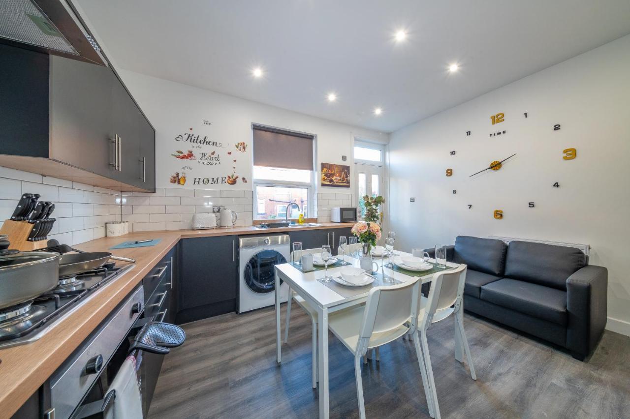 *Rc12S* For Your Most Relaxed & Cosy Stay + Free Parking + Free Fast Wifi * Leeds  Eksteriør bilde