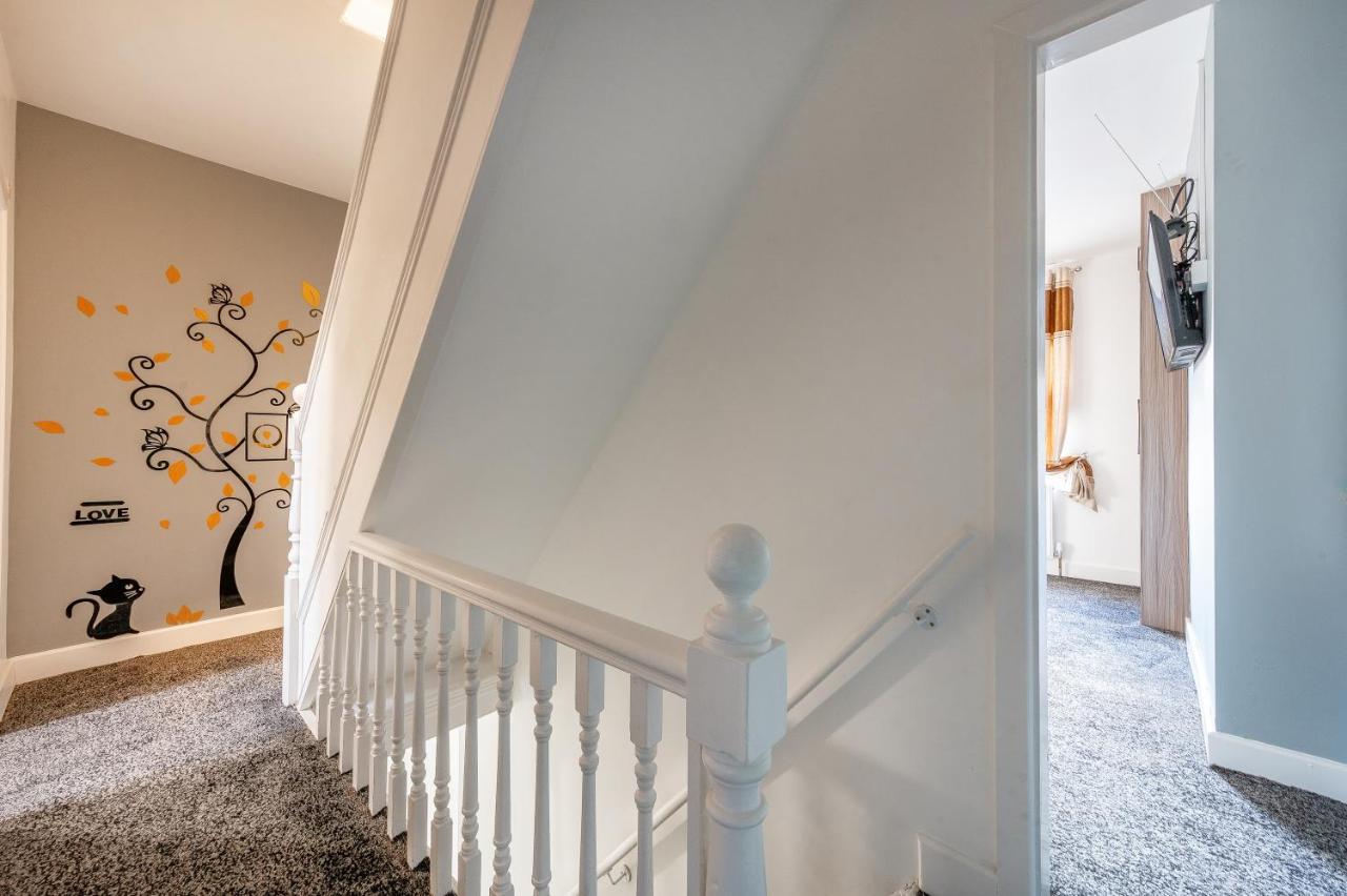 *Rc12S* For Your Most Relaxed & Cosy Stay + Free Parking + Free Fast Wifi * Leeds  Eksteriør bilde